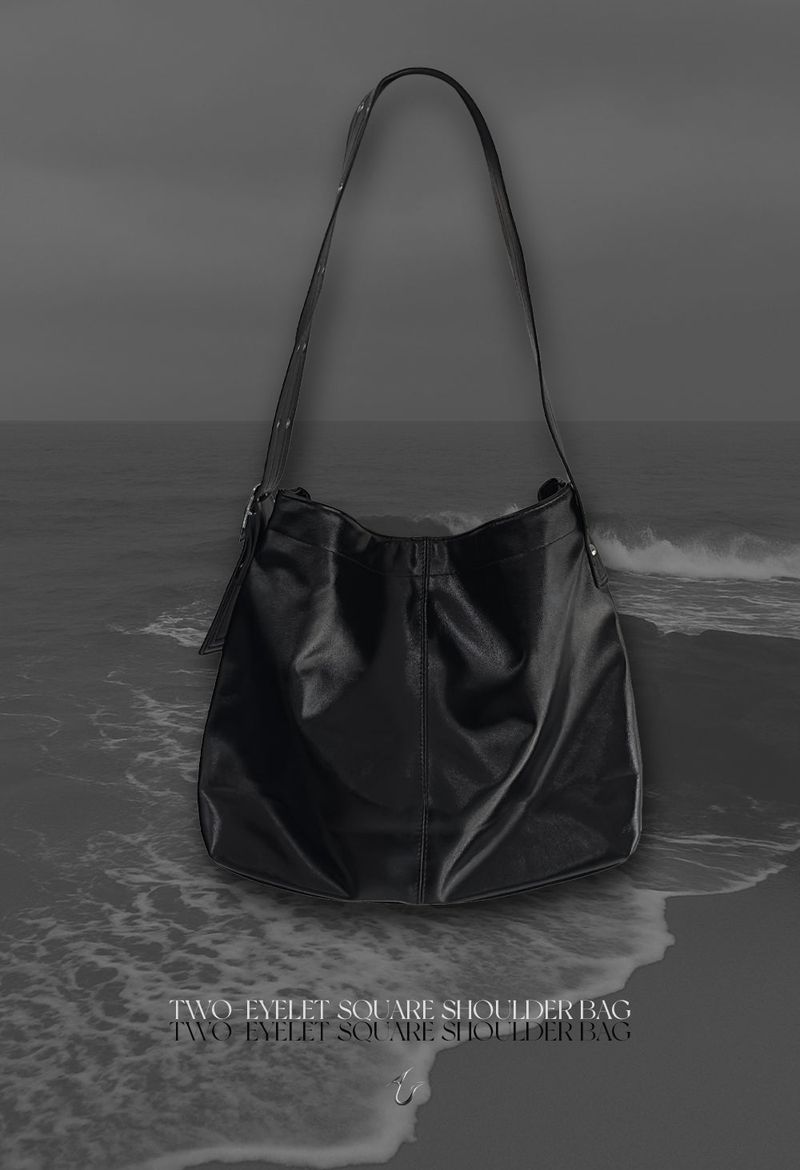 two-eyelet square shoulder bag
