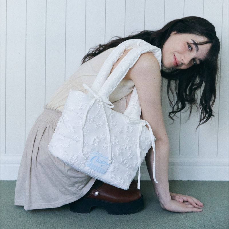 cozing(コジング)の「Pillow bag_jacquard white(Bags)」