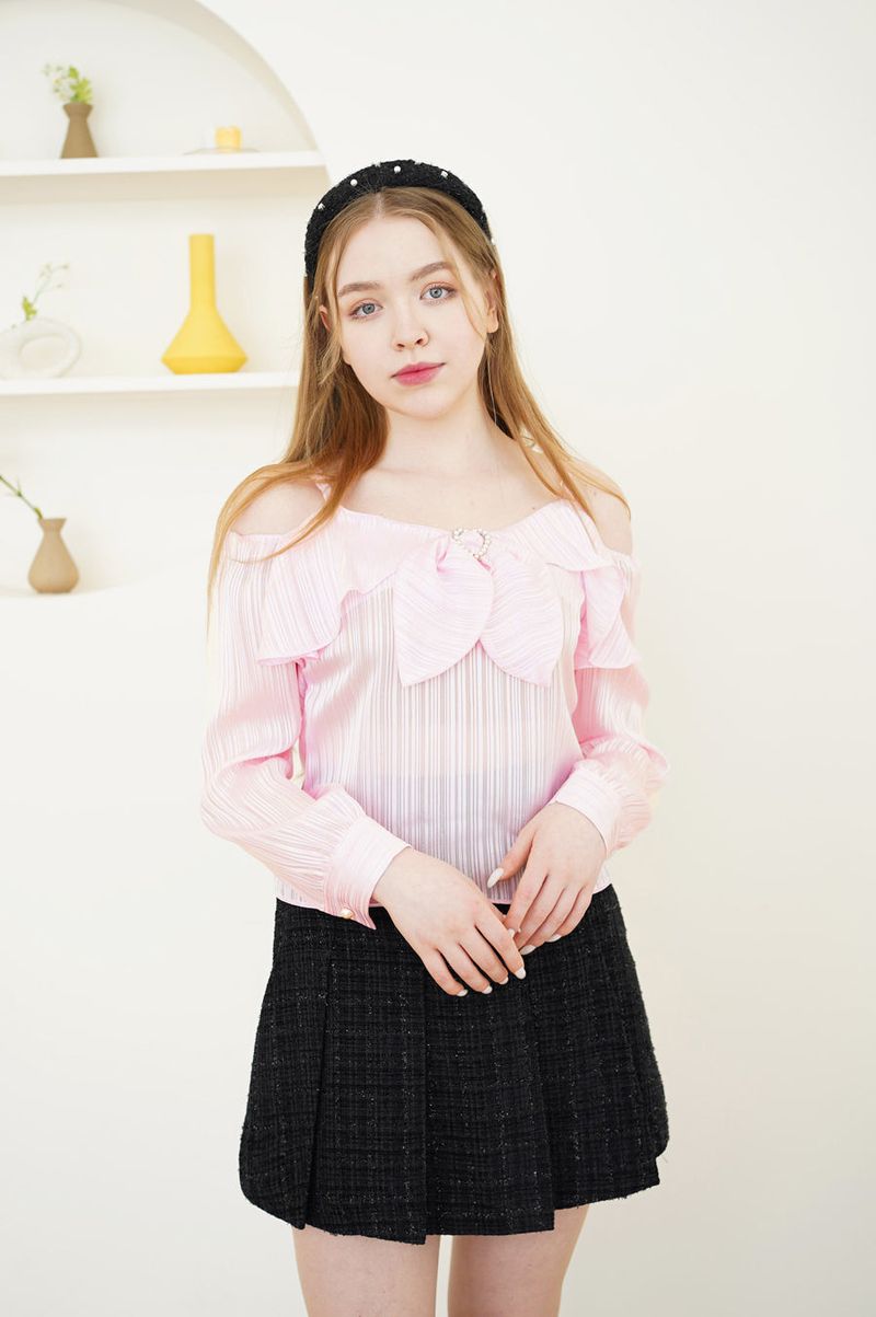 heart ring satin blouse