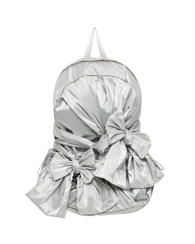 IUGAMAKARAS（イウガマカラス）の「Knotted Backpack (Glossy-Silver)（Bags）」