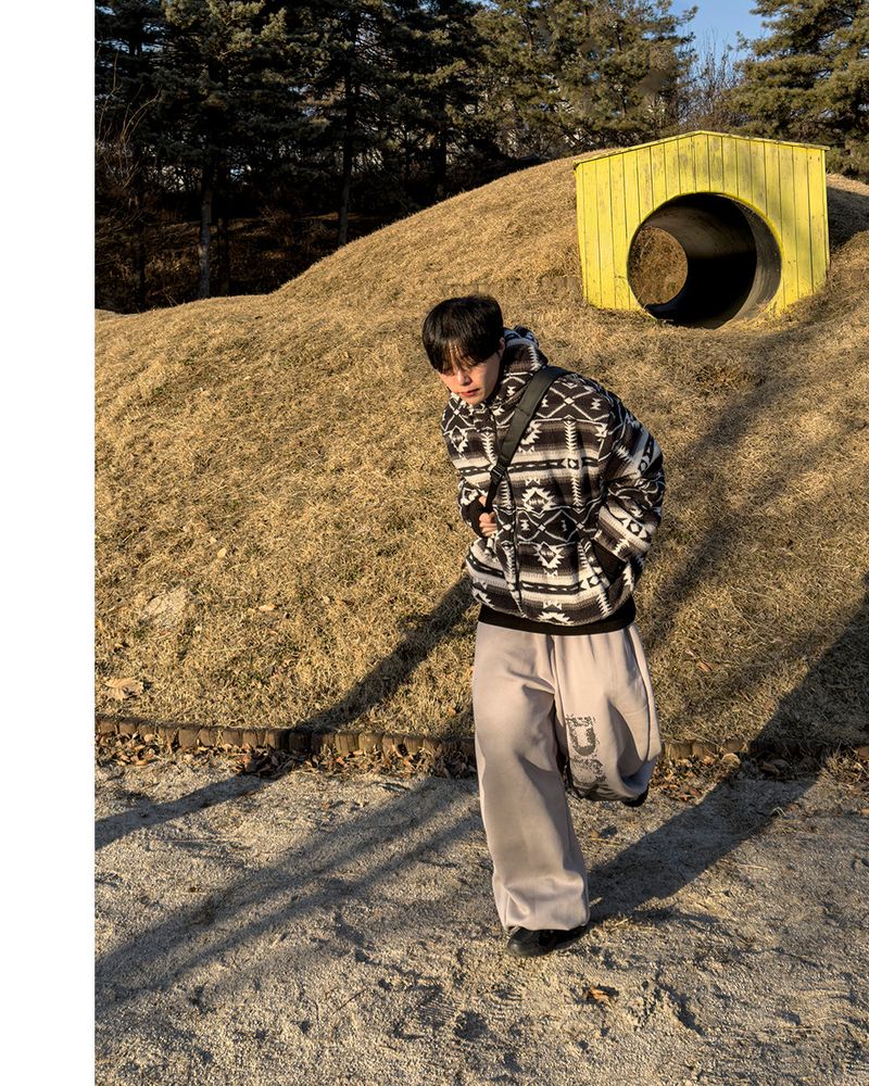 Poki Big Wide Lettering Sweat Pants