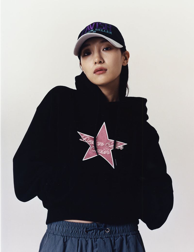 W STAR LOGO CROPPED HOODIE BLACK(CV2CFFM401A)