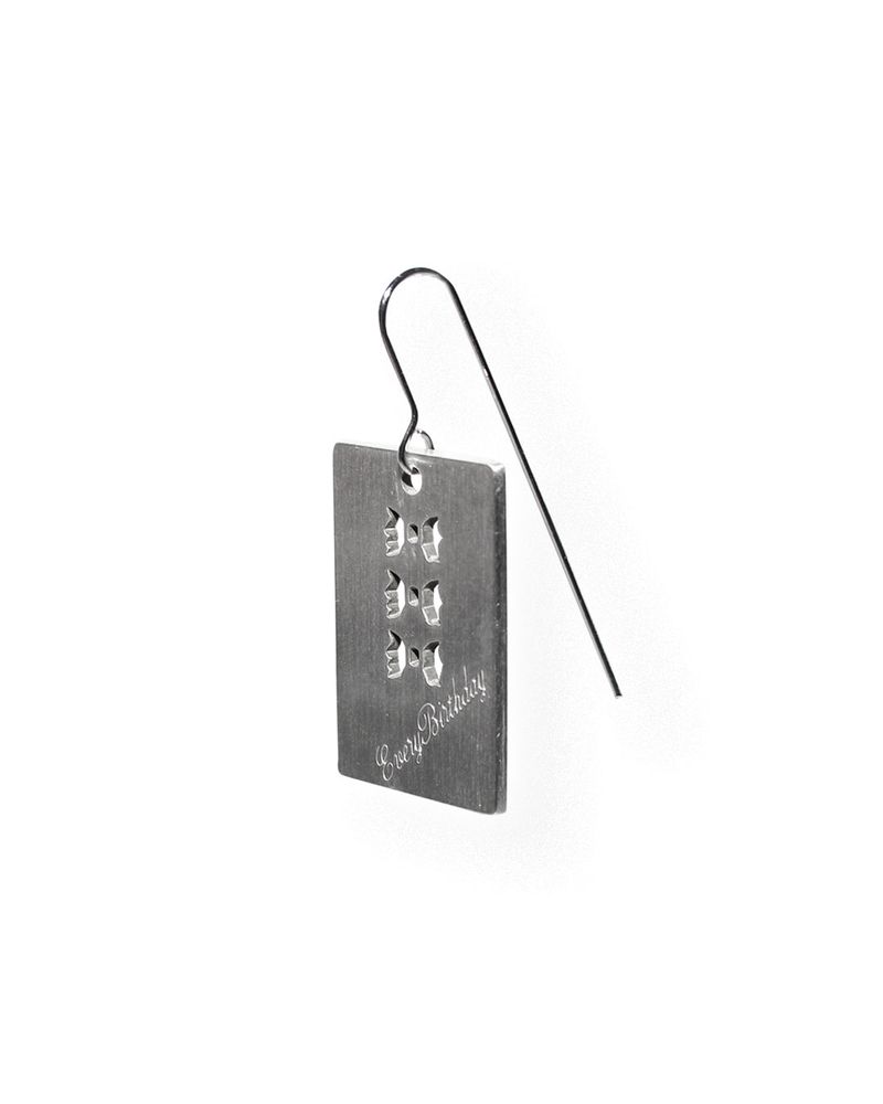 Ribbon single tag earring