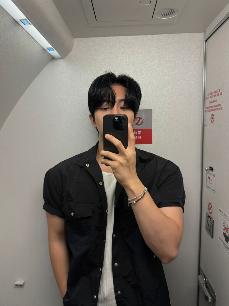 Entry nylon muscle fit cropped shirt