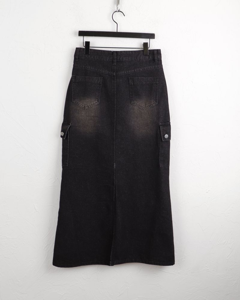 Leaner pocket cargo cut denim long skirt