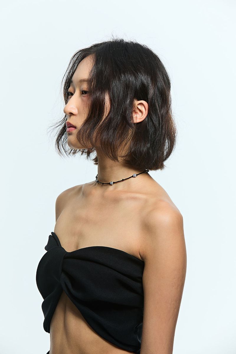 Silver rose choker
