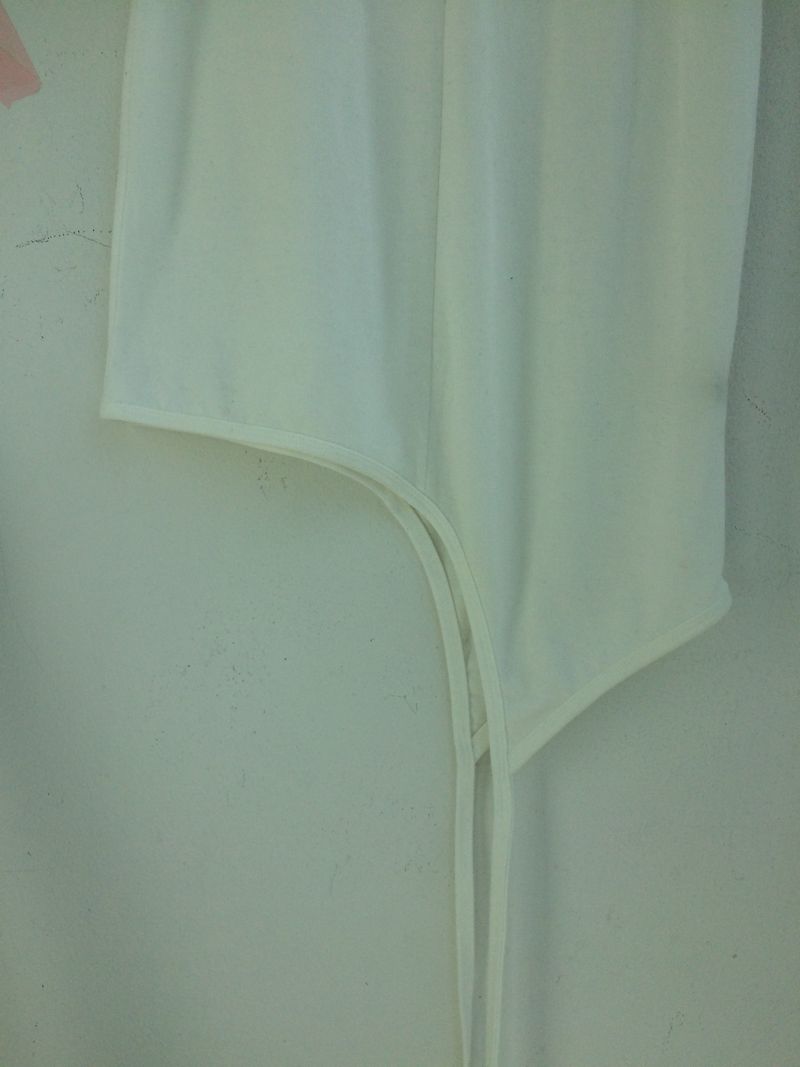 loose-fit strap sleeveless