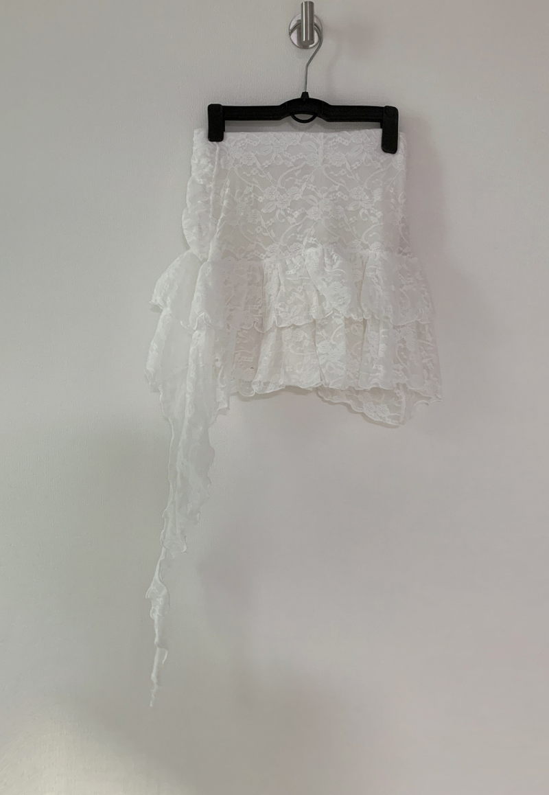 shell lace unbalanced skirt (white)