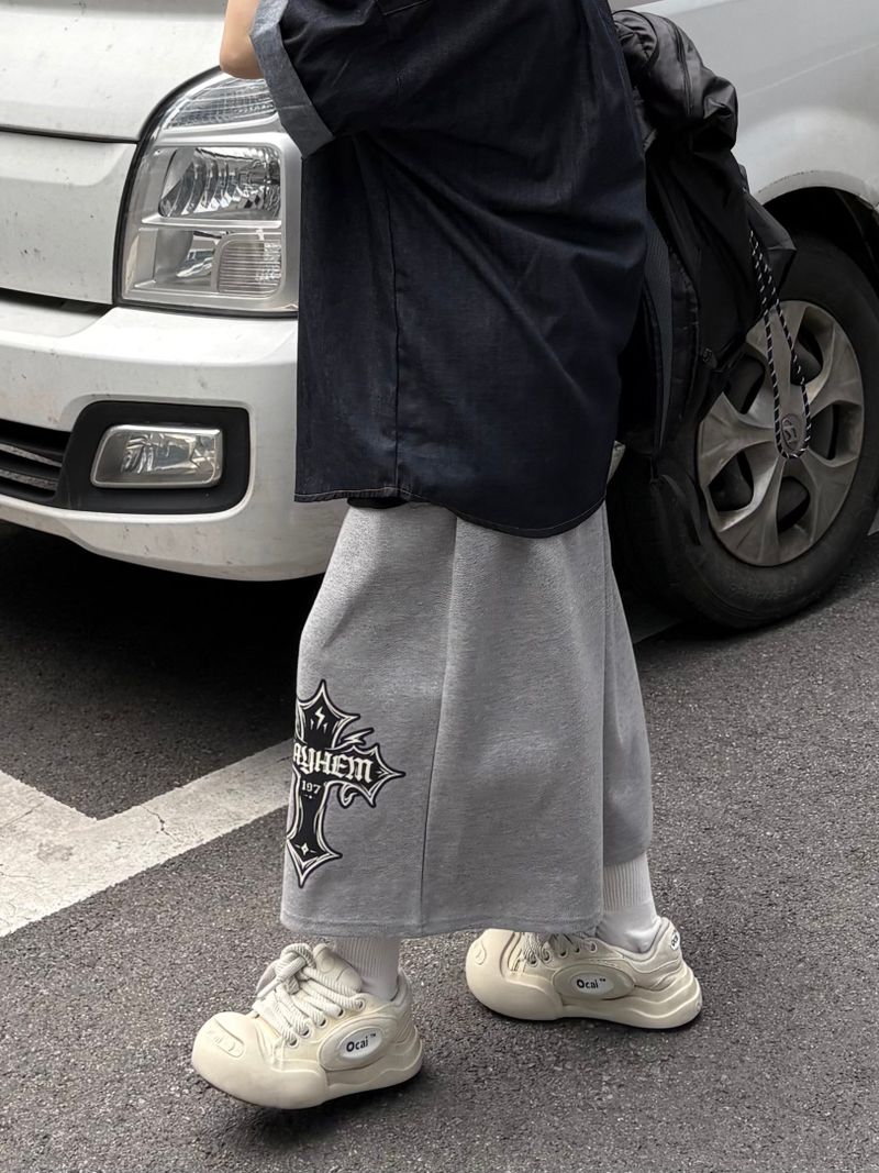 cross sweat bermuda pants