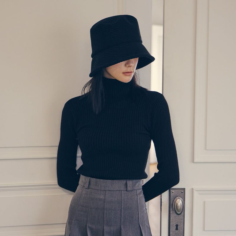 VA Stud Fleece Bonnet Hat / Black