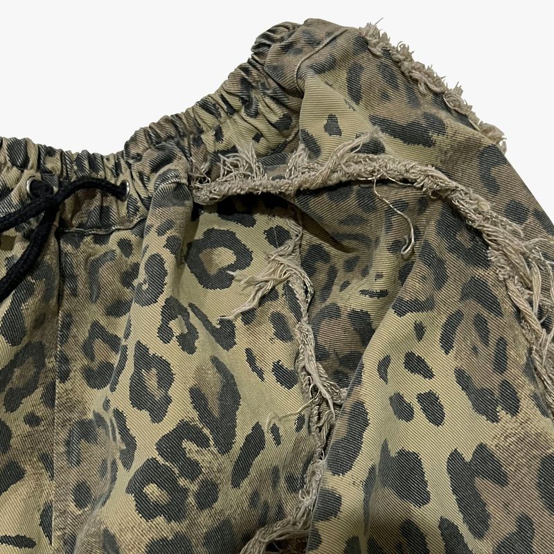 leopard grunge capri shorts_beige
