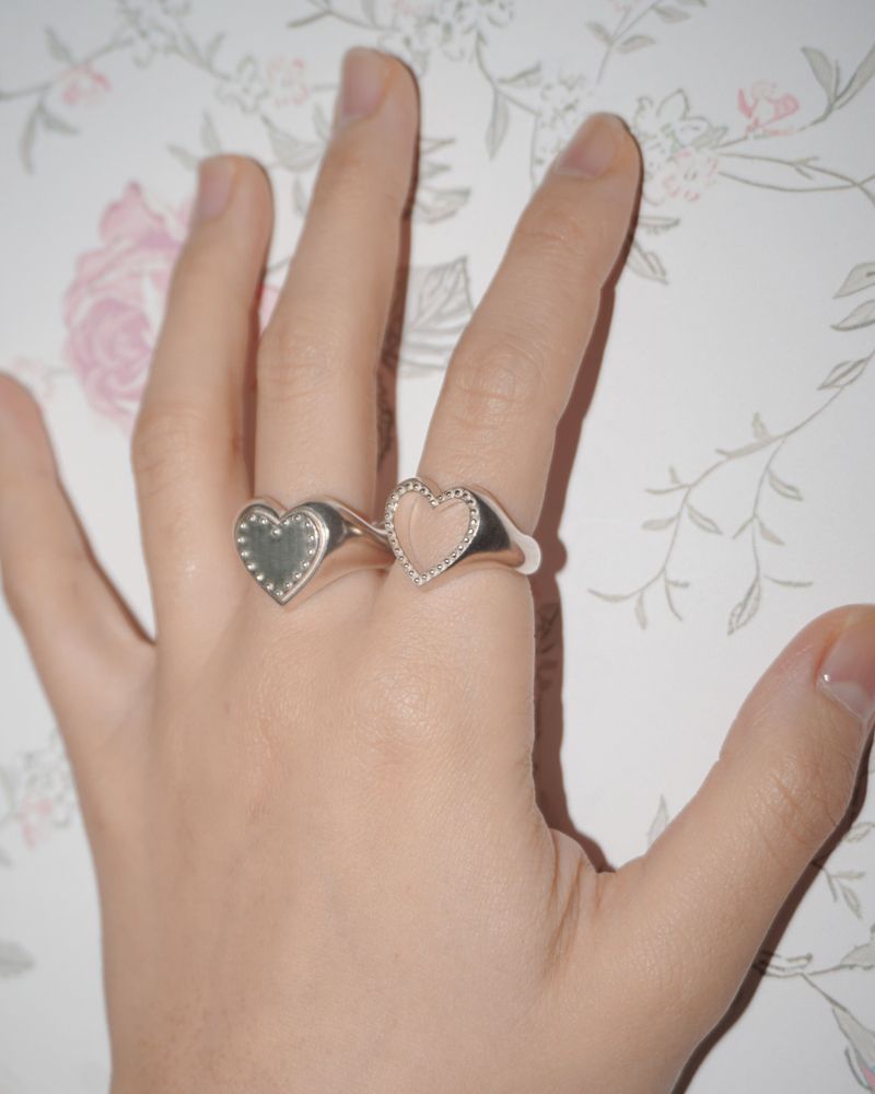 PAIR OF LOVE（ペアオブラブ）の「[925SILVER] クッキーフレームハートスタッドリング（アクセサリー）」