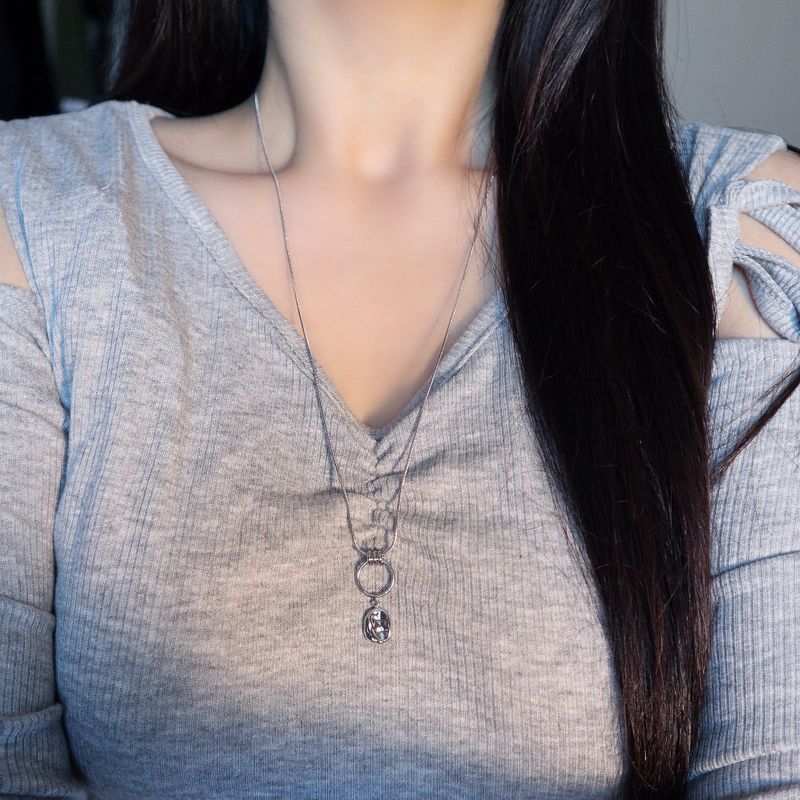 object ring point necklace