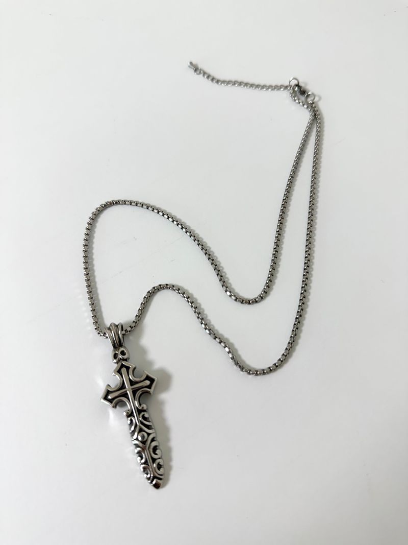 MADE nave necklace