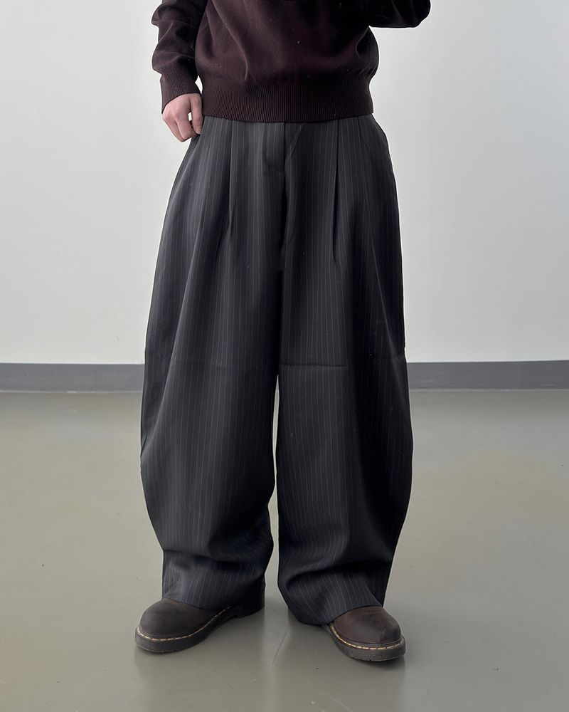 Lentic Side Pintuck Striped Slacks