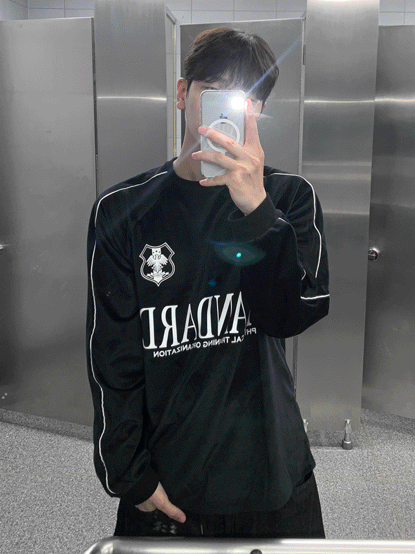 WHAT A LOOK（ワット ア ルック）の「Velvet Standard long sleeve（Tops）」