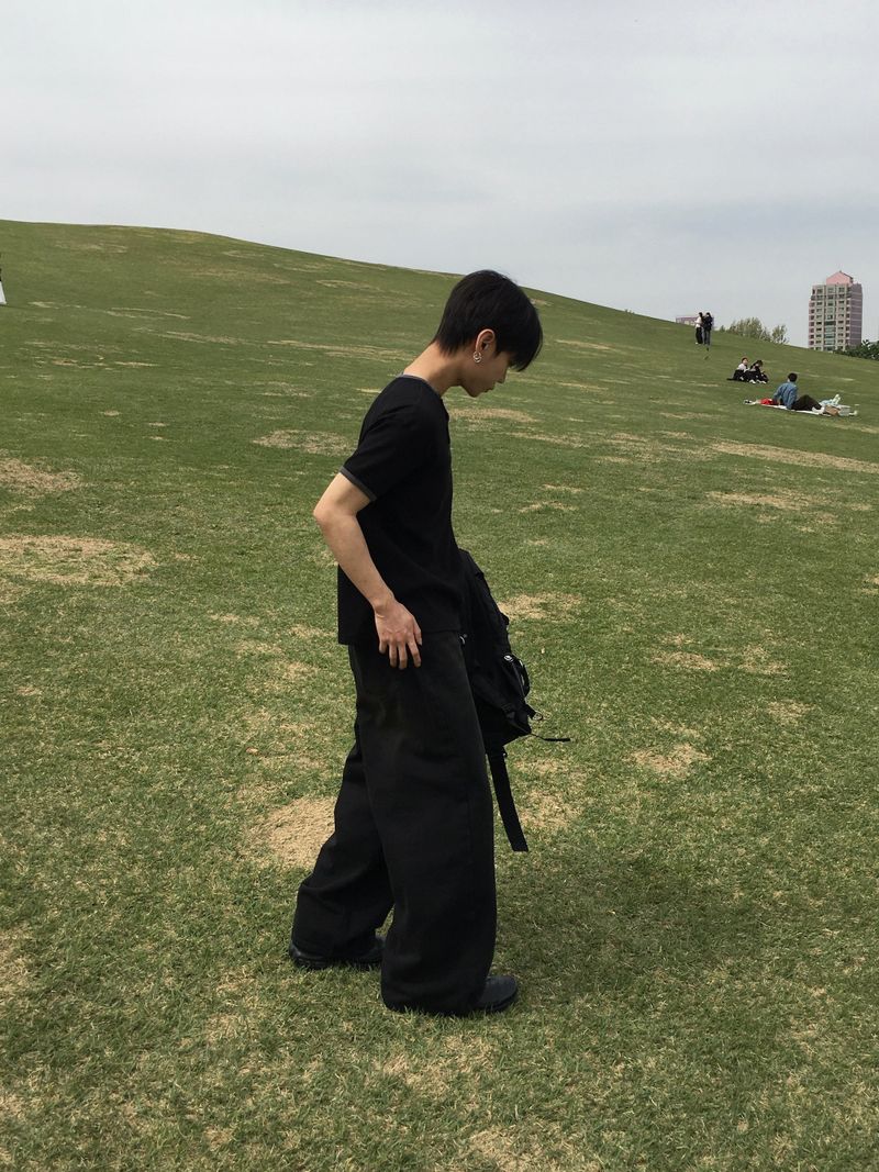 シエルブラックチンウォッシュ加工デニムパンツ