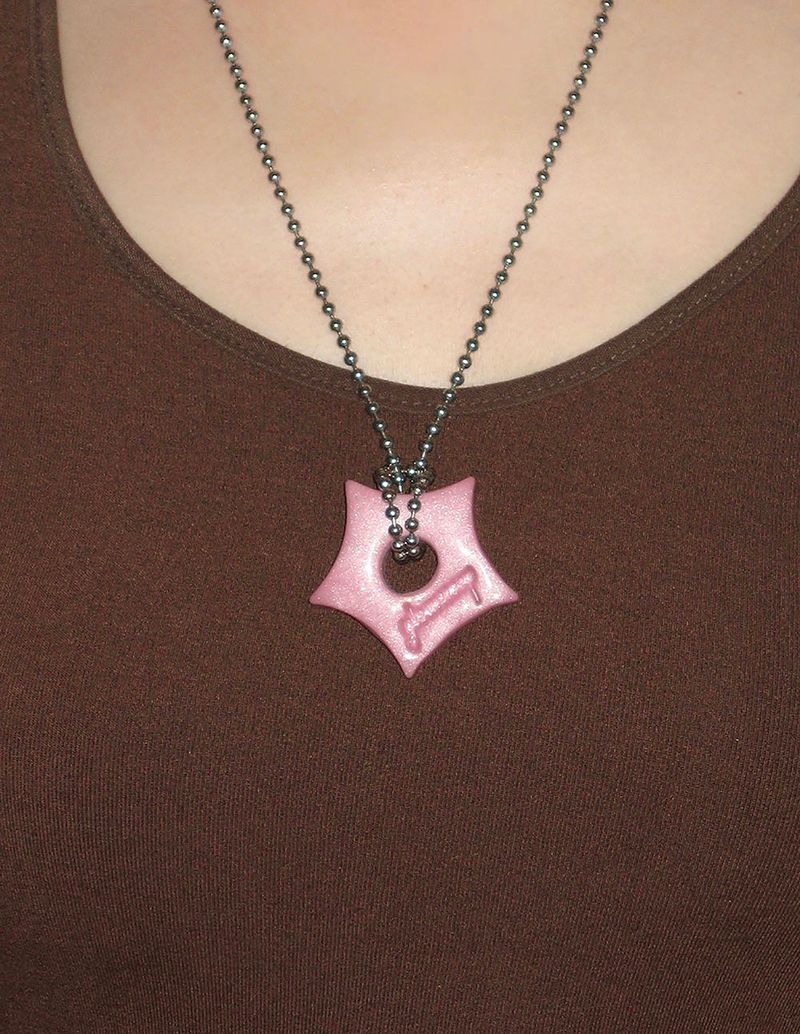 gleaming star pendant [light pink]