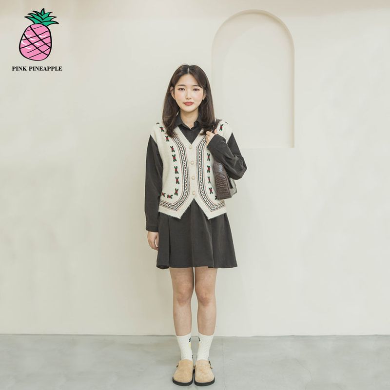 PINK PINEAPPLE（ピンクパイナップル）の「SHIRT WAISTED DRESS_BROWN（Dresses）」