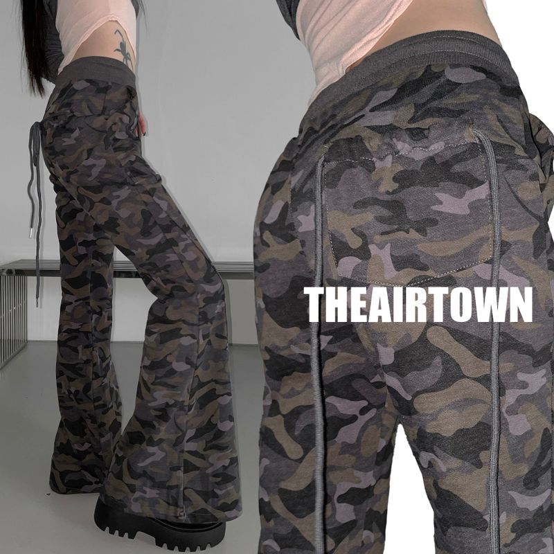 THEAIRTOWN（ザエアータウン）の「セルチ シャーリング カモ ブーツカットパンツ（パンツ）」