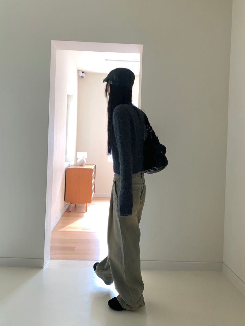 グウェンツイスティドVネックアンゴラニット