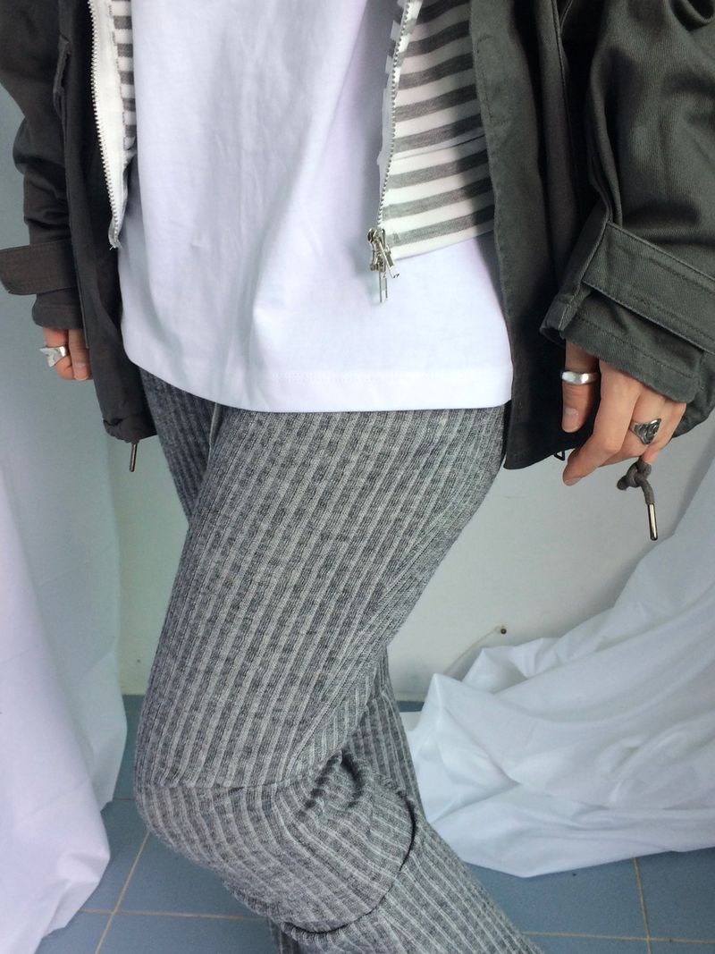 Stripe Semi-Crop Hooded Zip-Up
