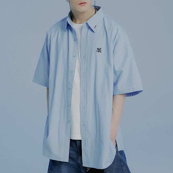 ROMANTIC CROWN(ロマンティッククラウン)の「RECENT LOGO HALF SHIRT_SKY BLUE(Tops)」