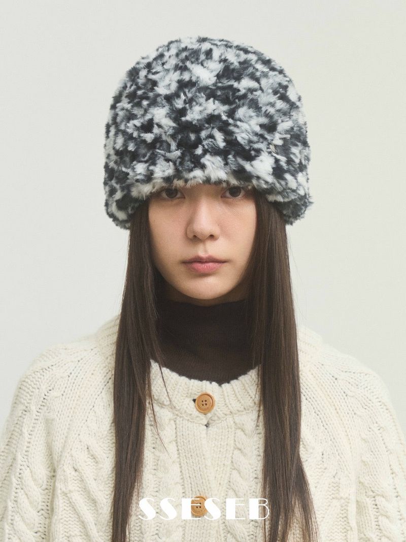 SSESEB(セセブ)の「Mushroom Fakefur Beanie - Black(Hats)」