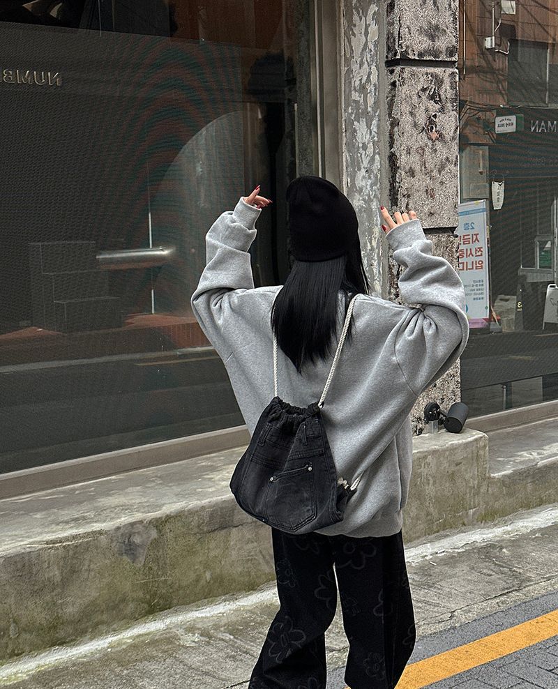 [UNISEX] Wool napping flower oversized fit sweatshirt