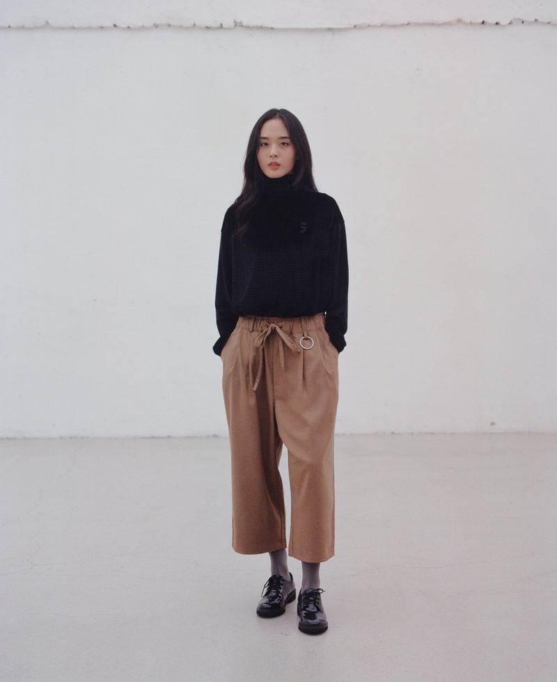 HOUNDS-TOOTH VELVET TURTLE-NECK TEE (Black)