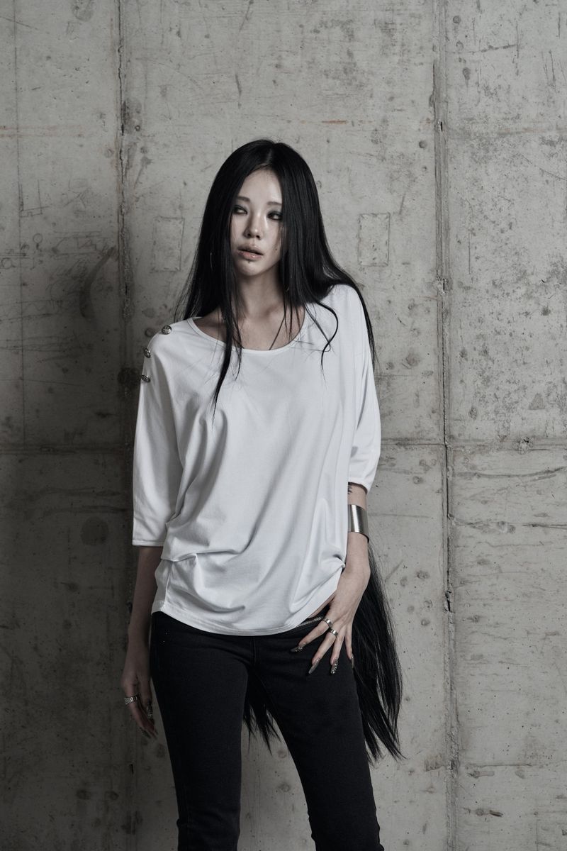URBAN UNIQUE（アーバンユニーク）の「[label] metal button loose drape top WHITE（Tops）」