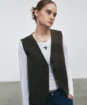 NICK&NICOLE（ニック＆ニコール）の「SINGLE BREASTED BUCKLE VEST_BROWN（Tops）」