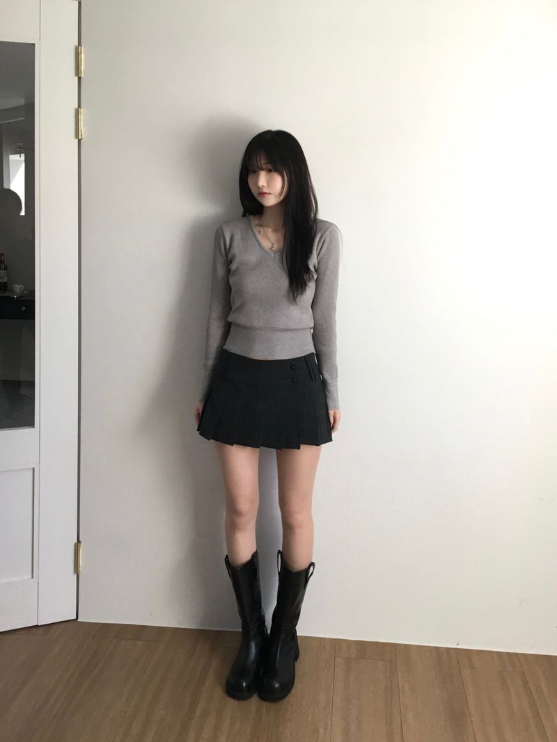 Basic V-neck knitwear (4 colors)