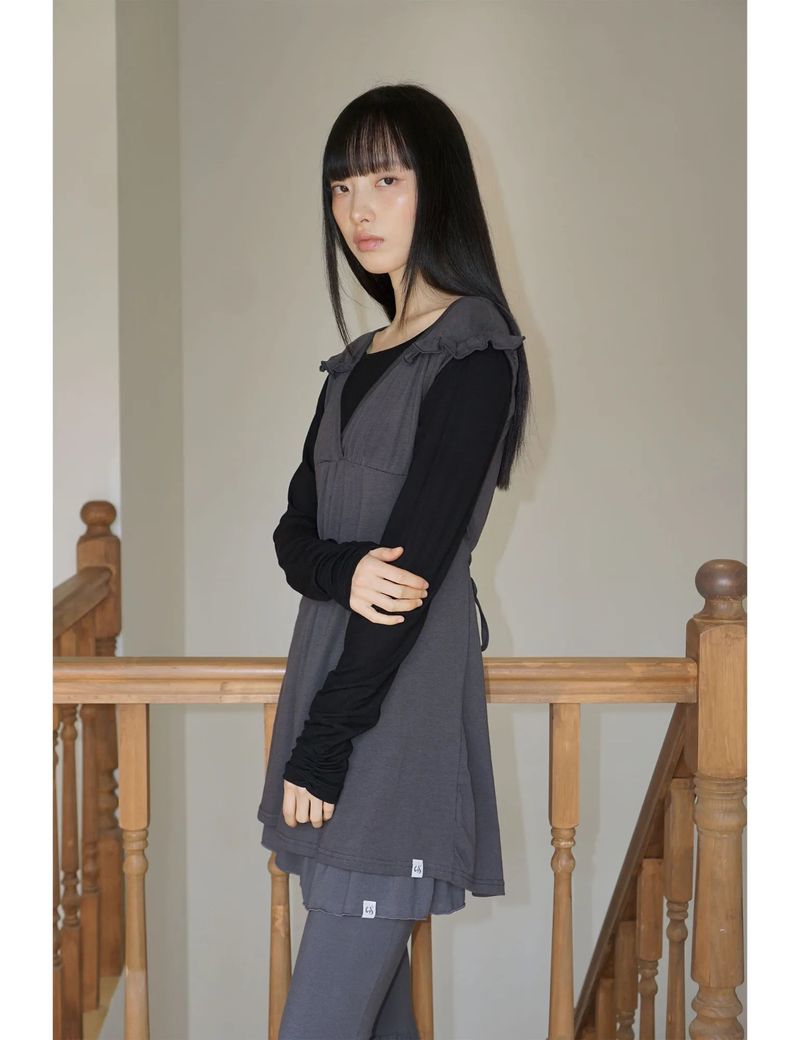RUFFLE TIE TOP(CHARCOAL)