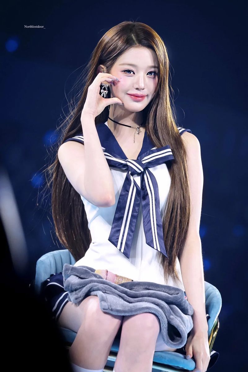 [IVE Wonyoung Necklace] Silver Heart Key Choker Necklace