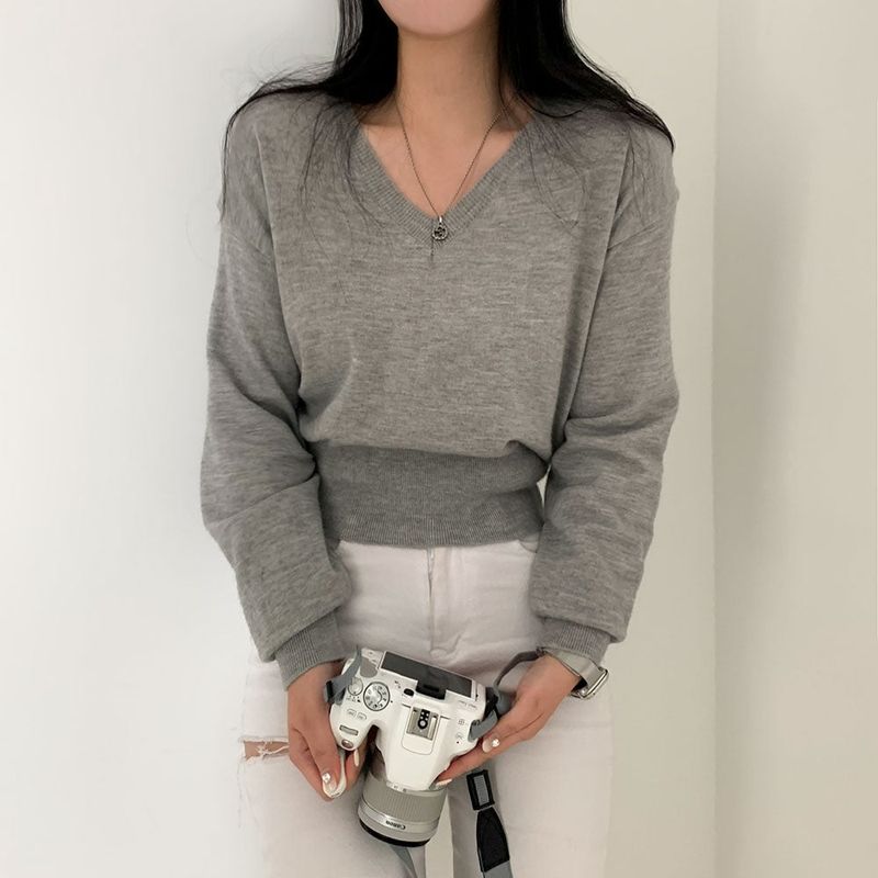 [Short waist] Mellow V-neck knit