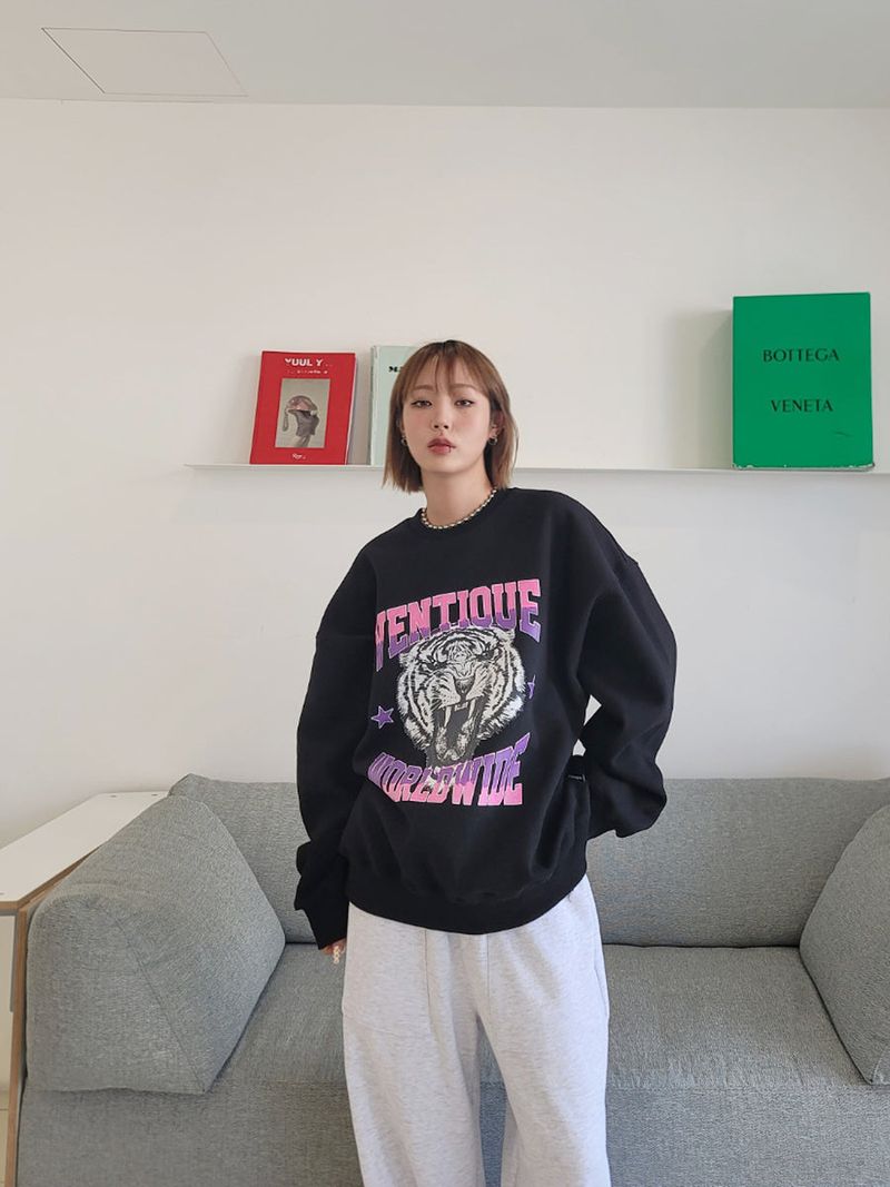 VENTIQUE(ベンティーク)の「VENTIQUE Tiger fluff mtm 3color(Tops)」
