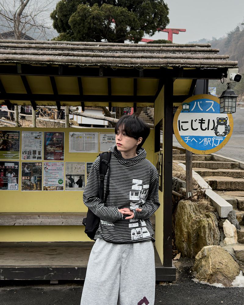 River Fingerhole Stripe Hoodie