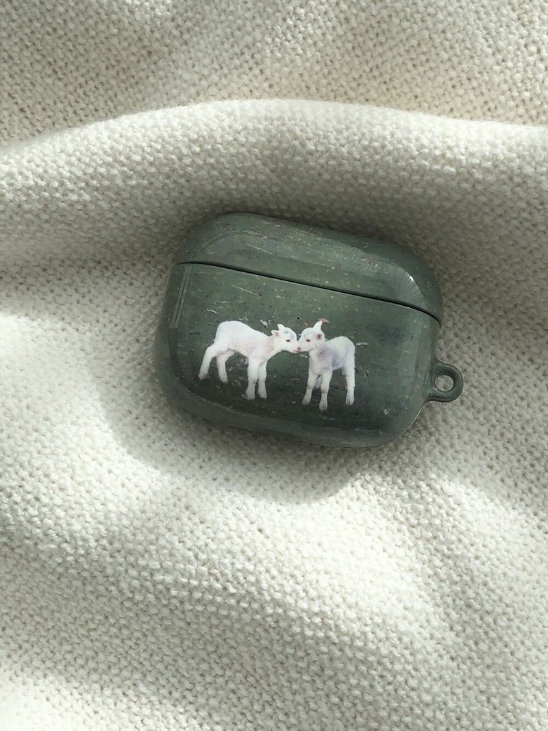 [loving sheep airpods case]