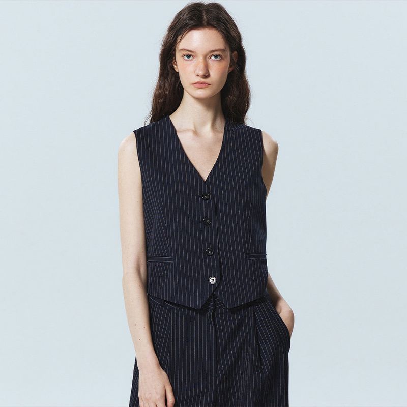 NICK&NICOLE（ニック＆ニコール）の「TAILORED STRIPE SINGLE VEST_NAVY（Tops）」
