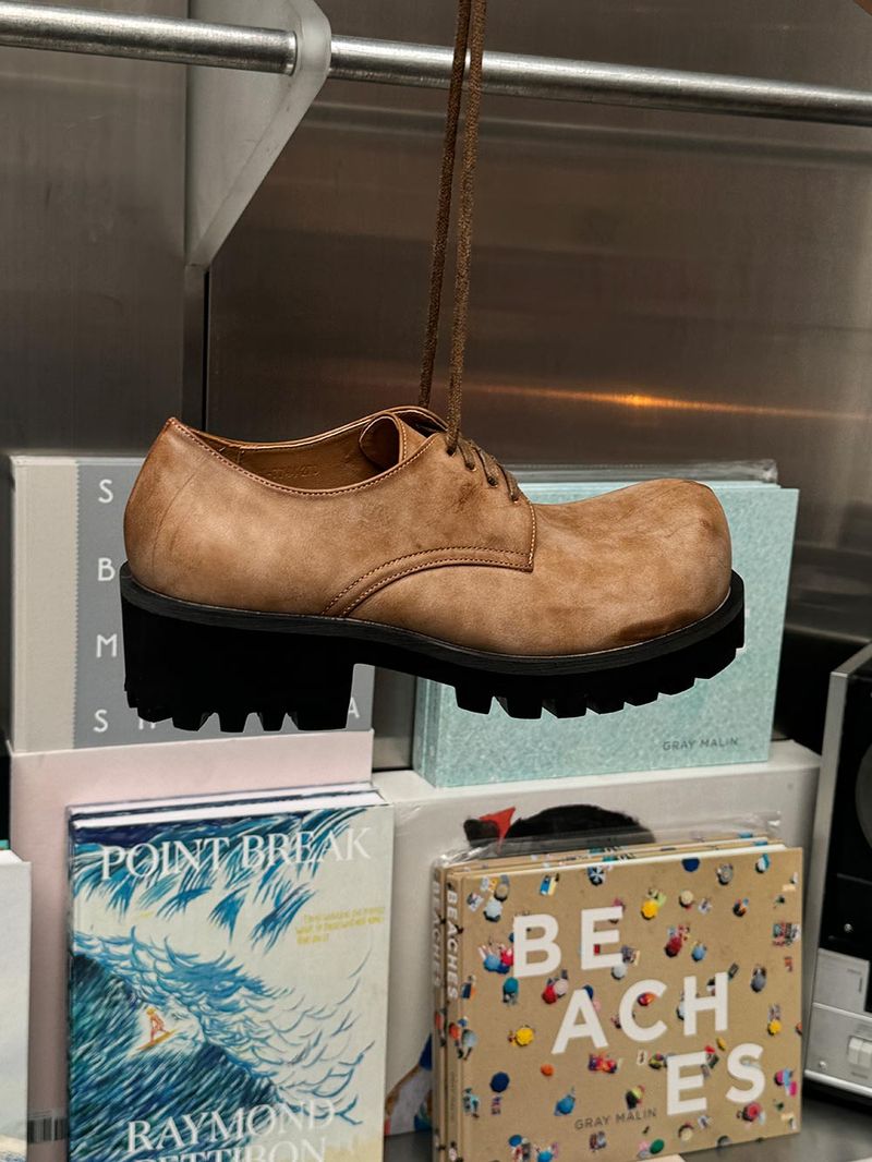 ASCLO（エジュクロ）の「ASCLO Woody Minimal Derby Shoes (2color)（Shoes）」