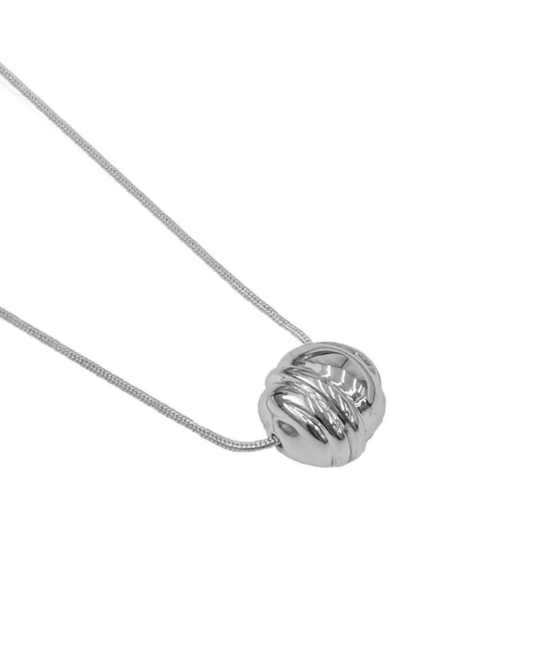 sea : shell necklace