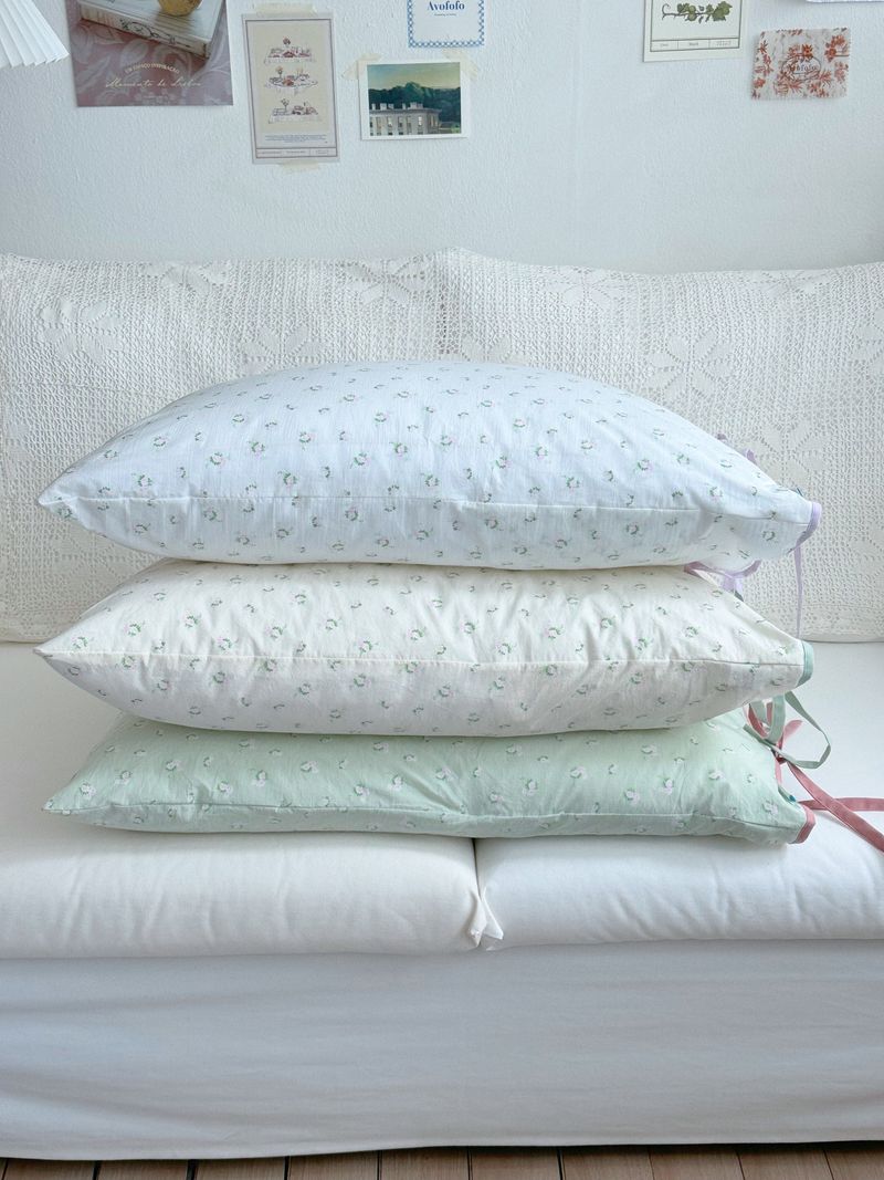 Flo ribbon string pillow cover floral pattern hotel style