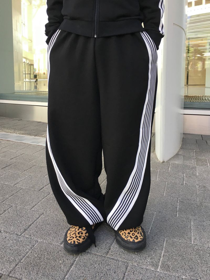 Bant Diagonal Track Wide Sweatpants 3C