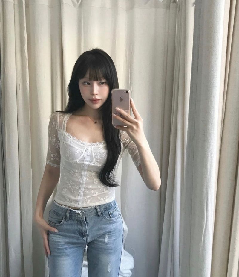 litia lace deep square top