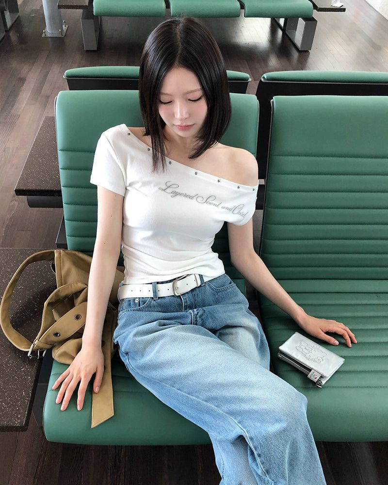 BEIDELLI（ベイデリー）の「[ORIGINAL] Off-Shoulder Stud Short-Sleeve T-Shirt（Tops）」