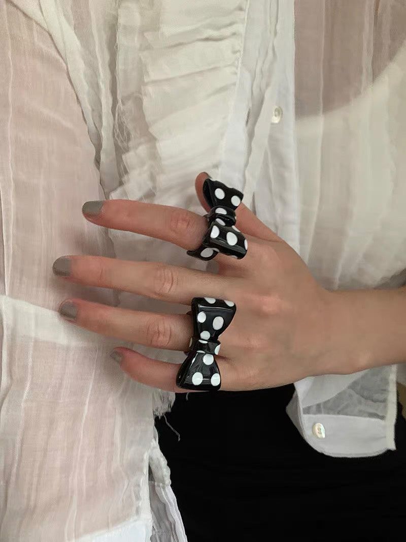 Black polka DOT bow ring