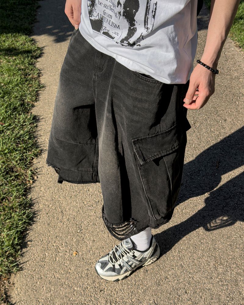 Daken Distressed Cargo Denim Bermuda
