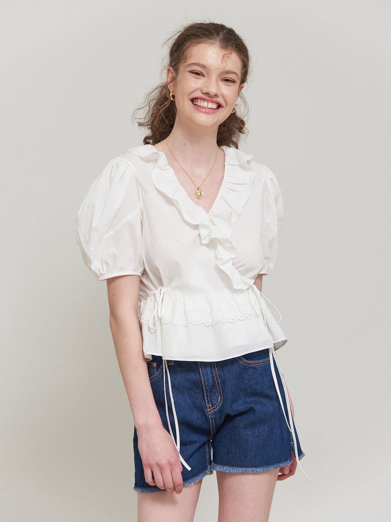 vem.ver(ベムバー)の「AMY RUFFLE DETAIL WRAP BLOUSE_WHITE(Tops)」