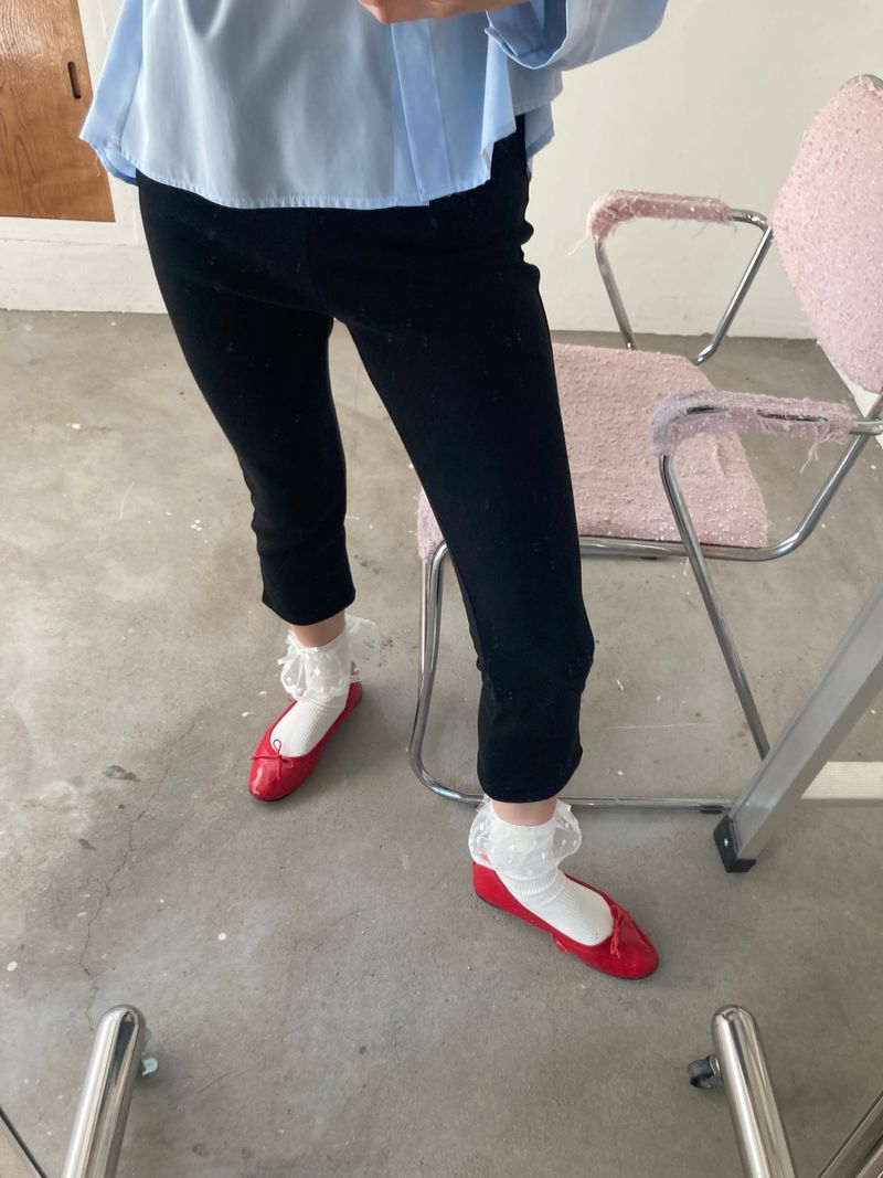 Line Slit Capri Pants